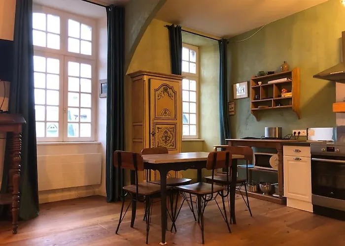 Appartement Pour 2 Personnes A 50 Metres Du Port